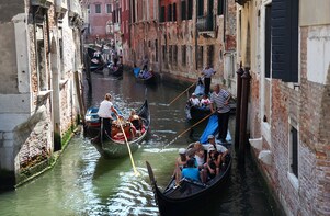 Venice Day Trip from Rome with Skip-the-Line Entry to St. Mark's Basilica