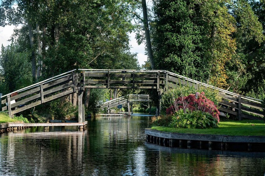 Picture 19 for Activity From Amsterdam: Giethoorn Guided Walking Tour and Boat Ride