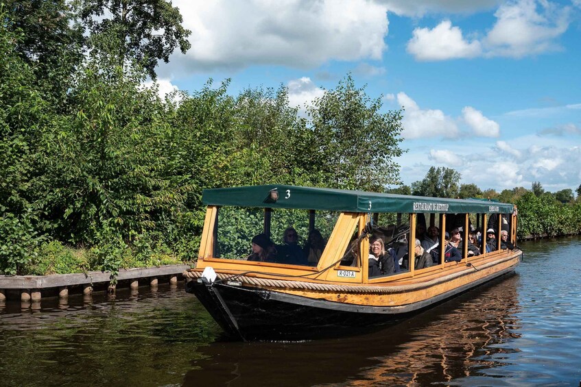 Picture 11 for Activity From Amsterdam: Giethoorn Guided Walking Tour and Boat Ride