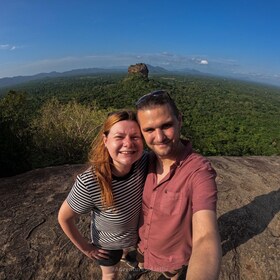 Kandy: Pidurangala-Felsen und Dambulla-Höhlentempel von Kandy aus