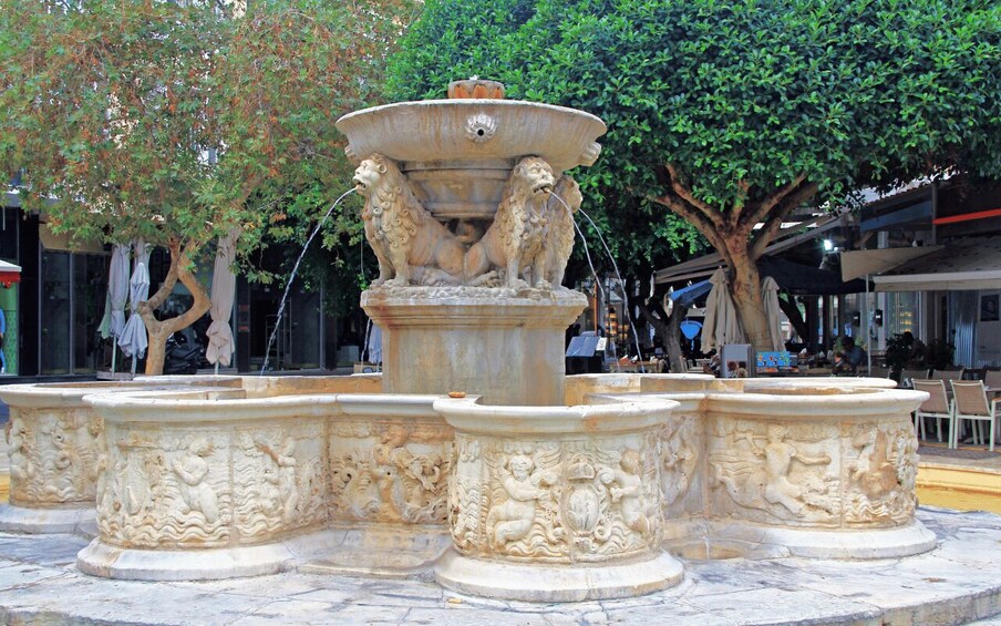 Picture 3 for Activity Heraklion City, Walking tour, Old Market & Knossos Palace