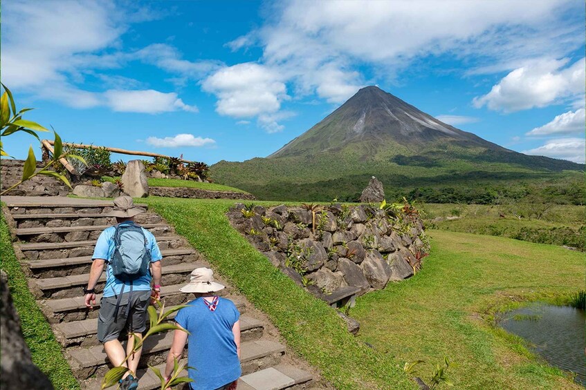 Arenal: 3-in-1 Volcano, La Fortuna Waterfall and Hot Springs