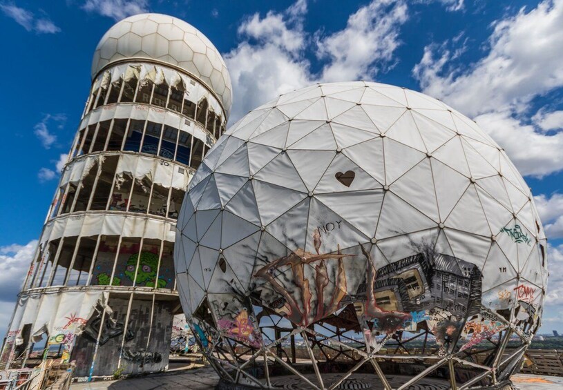 Berlin Wall and Cold War Private Bike Tour with an Expert