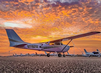 Miami Beach: Private Romantic Sunset Flight with Champagne