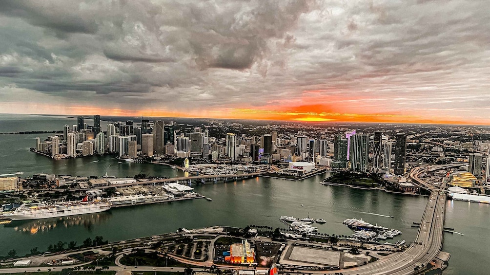 Picture 6 for Activity Miami Beach: Private Romantic Sunset Flight with Champagne