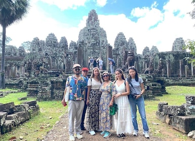 Siem Reap Angkor Wat 2-Day Tour with professional Tour Guide