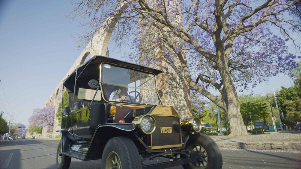 Picture 6 for Activity Querétaro: City Tour in a Classic Ford T Vehicle