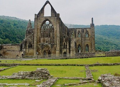 From Cardiff: Wye Valley, Roman Ruins and Tintern Abbey Tour