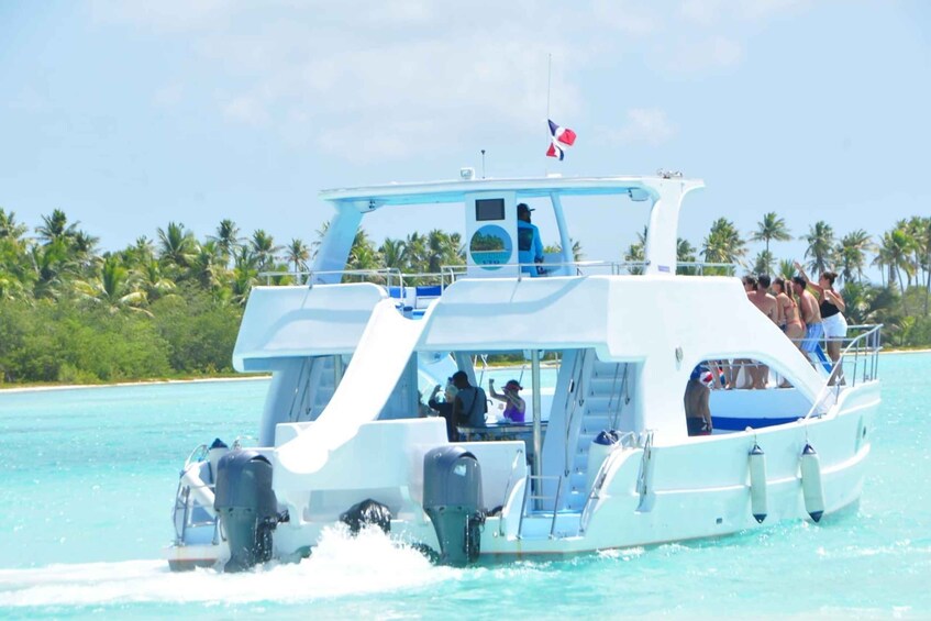 Picture 12 for Activity Punta Cana: Catamaran Boat to Saona Island with Buffet Lunch