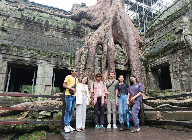 Picture 2 for Activity Siem Reap: Full-Day Angkor Wat Guided Tour with Sunset