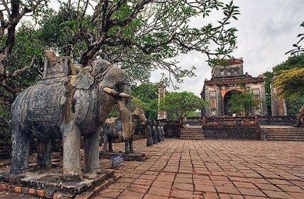 Hue City Motorbike Tour to Countryside, Pagoda & Royal Tombs