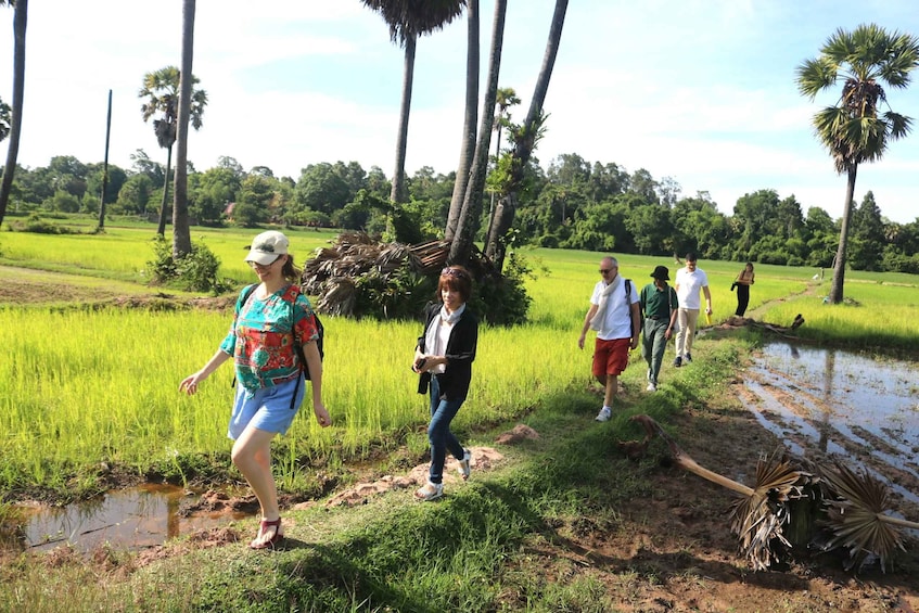 Picture 1 for Activity A Morning in the Cambodian countryside