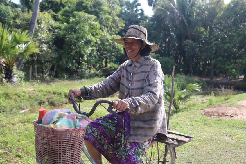 Picture 2 for Activity A Morning in the Cambodian countryside