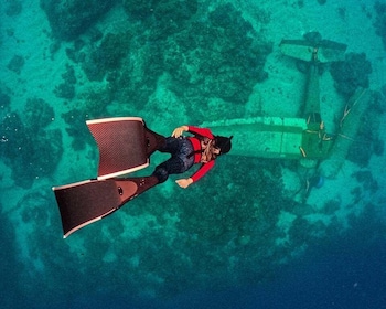 Panglao: Freediving at the South Palms Plane Wreck