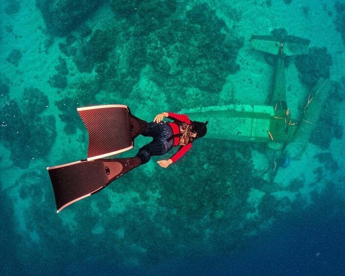 Panglao: Freediving at the South Palms Plane Wreck