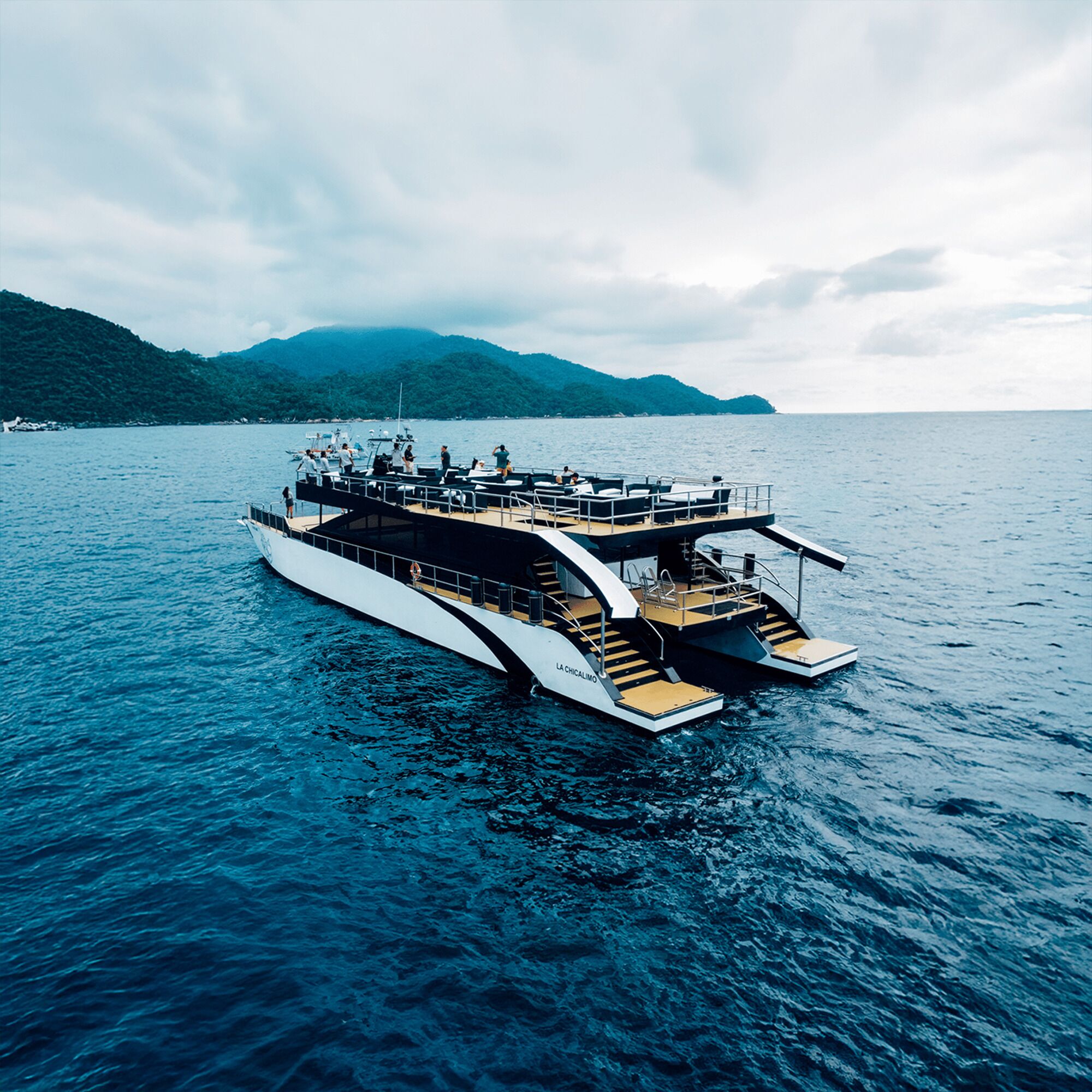 Puerto Vallarta: Yelapa Mega Yacht Cruise