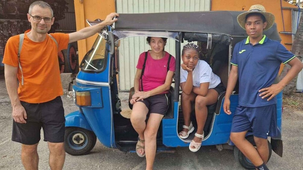 Picture 15 for Activity Colombo: Tuk Tuk City Tours Sightseeing & Shopping Tours