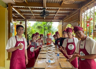Hoi An: Basket Boat with Lantern-Making & Cooking Class Tour