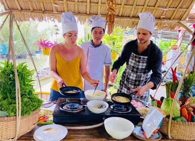 Hoi An: Basket Boat with Lantern-Making & Cooking Class Tour