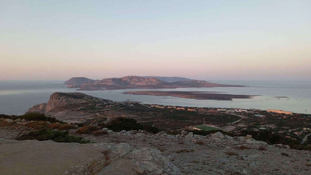 Stintino: Capo Falcone hike with aperitif at sunset