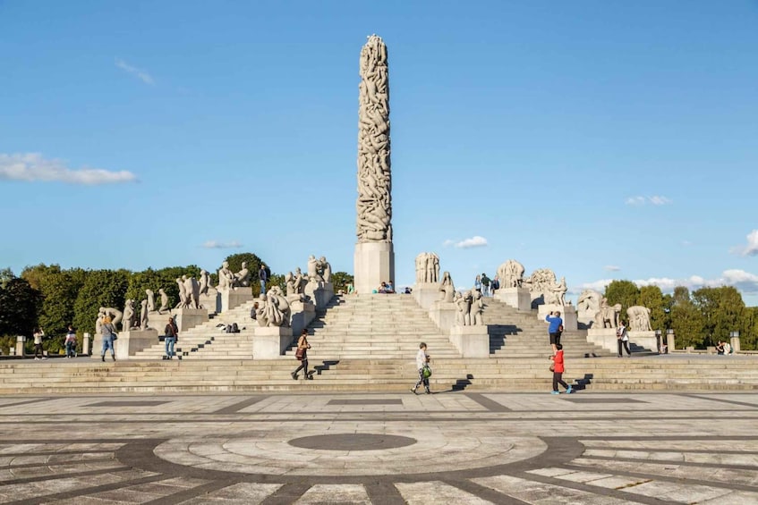 Picture 4 for Activity The Vigeland Park in Oslo: Insta-Perfect Walk with a Local