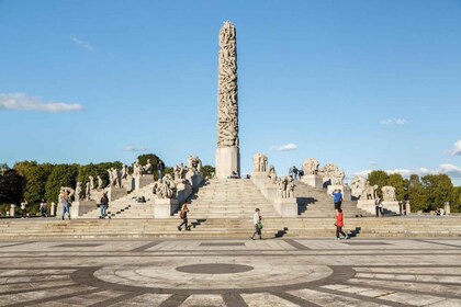 Le parc Vigeland à Oslo : Une promenade parfaite avec un habitant