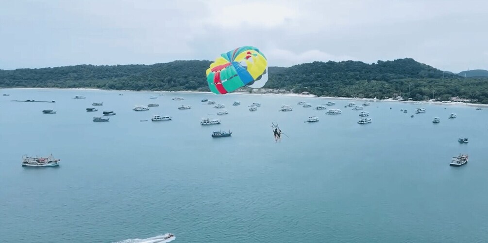 Picture 2 for Activity Phu Quoc: Explore 3 islands & Exciting parasailing Combo