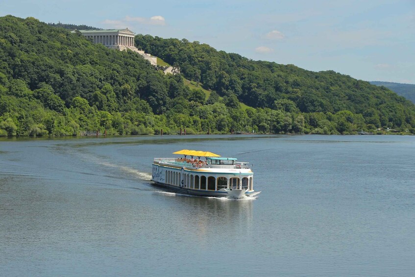 Picture 2 for Activity Regensburg: Sightseeing Boat Tour to Walhalla