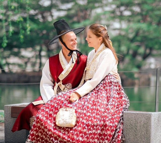 Picture 3 for Activity Seoul: Hanbok Rental with Gyeongbokgung Palace Visit