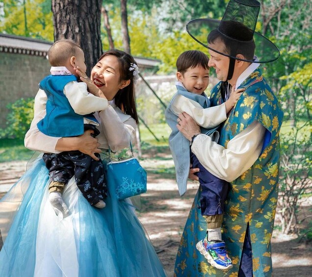 Picture 8 for Activity Seoul: Hanbok Rental with Gyeongbokgung Palace Visit