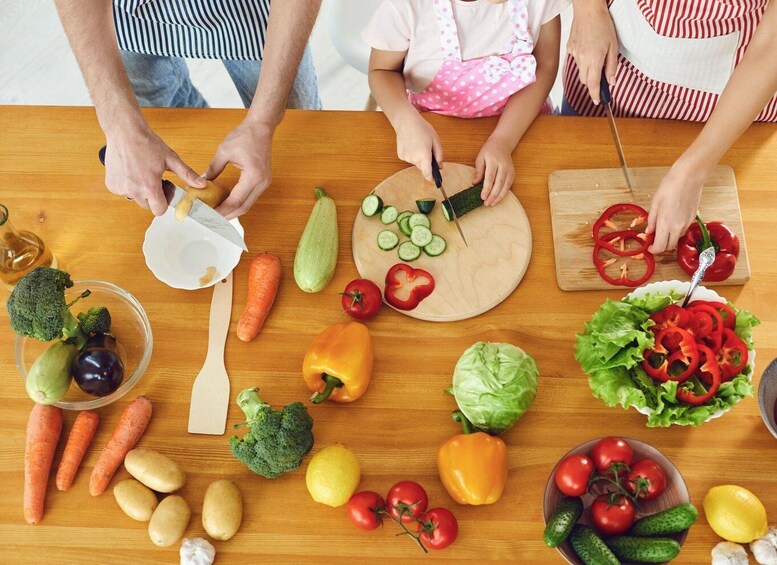 Home Cooking Class with Central Market Tour in Dalat