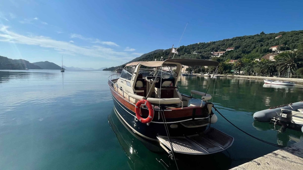 Medium Day Luxury Private Boat Tour in Elaphiti Islands