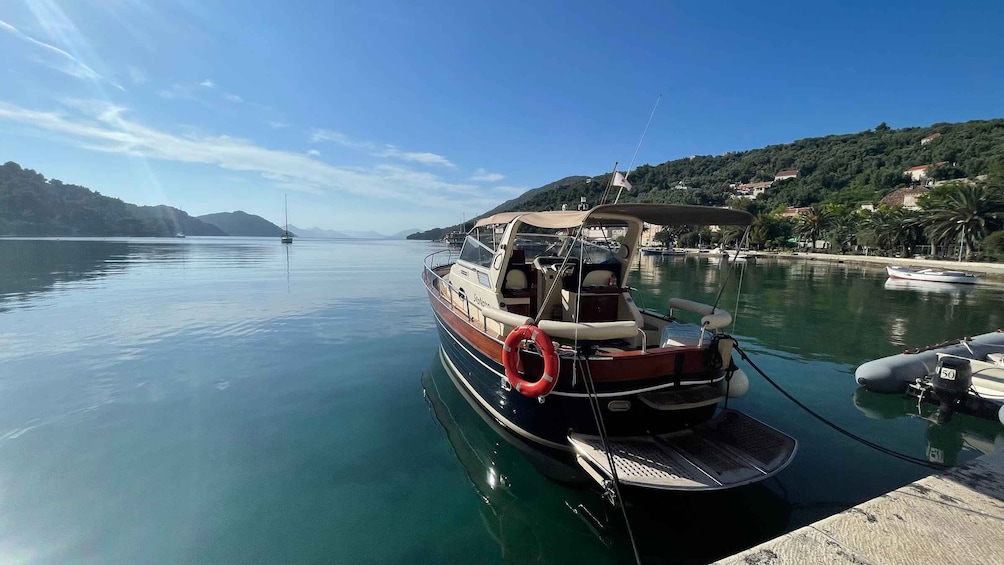 Medium Day Luxury Private Boat Tour in Elaphiti Islands