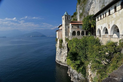 Lago Maggiore: tour privado de día completo en barco con almuerzo