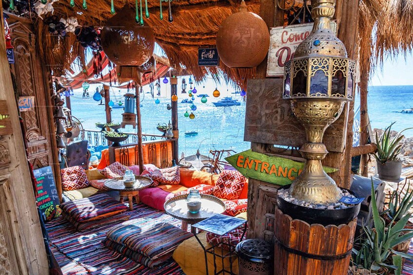 From Sharm El-Sheikh: Farsha Cafe Round-Trip Hotel Transfers