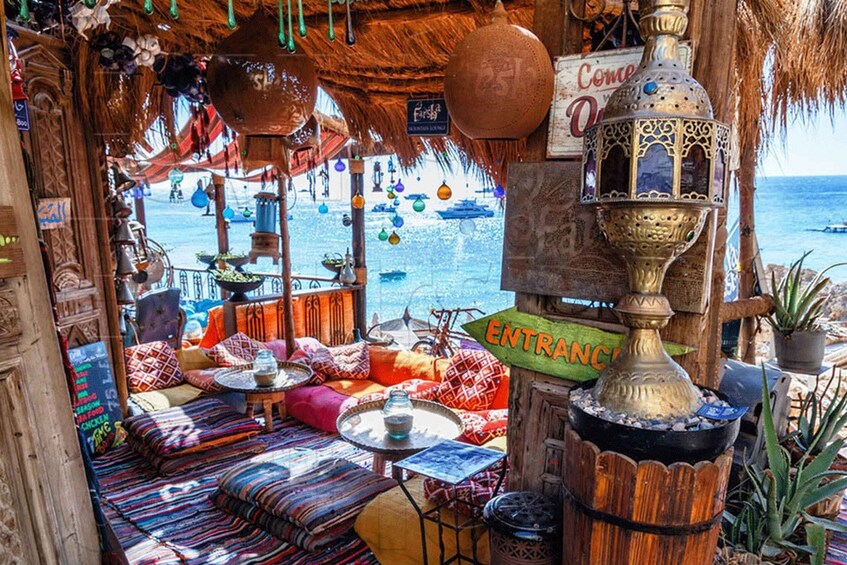 From Sharm El-Sheikh: Farsha Cafe Round-Trip Hotel Transfers