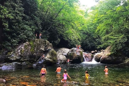 Pokhara : Forfait d’expérience de natation naturelle de la rivière himalaye...