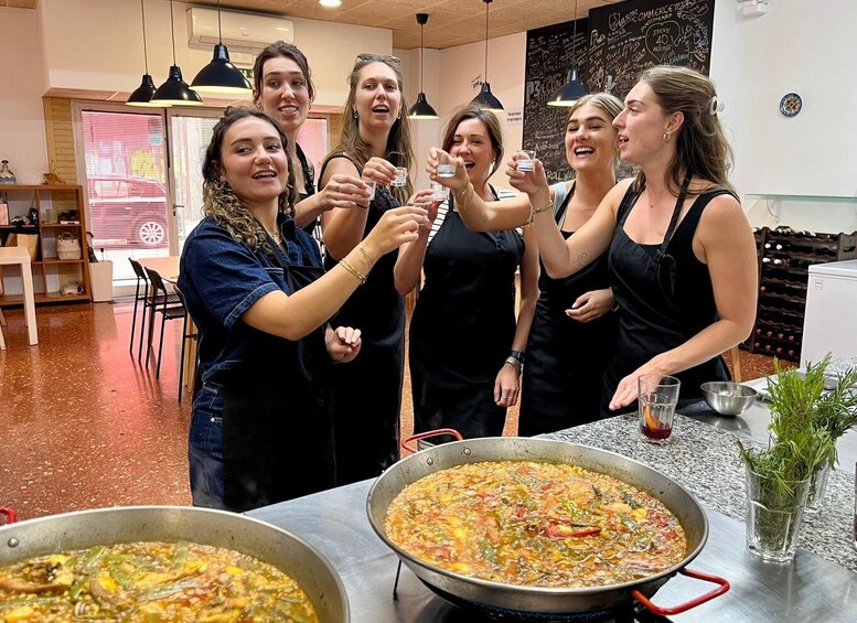 Picture 8 for Activity Valencia: Evening Guided Paella Workshop, Tapas, and Drinks