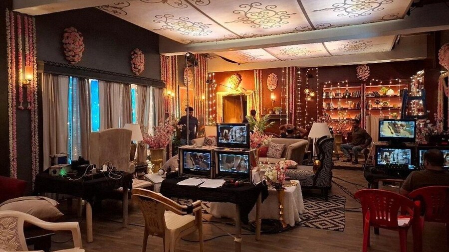 Private Combo Bollywood Studio Tour & Kanheri Cave Tour