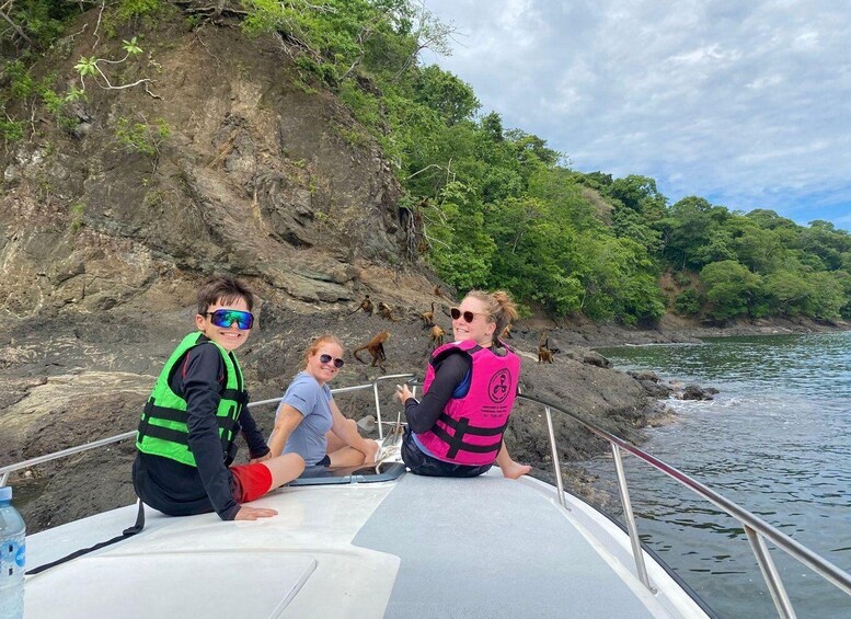 From Puntarenas: Tortuga Island Full-Day Boat Trip