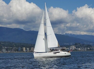 Vancouver: Mosquito Creek and English Bay Sailboat Cruise