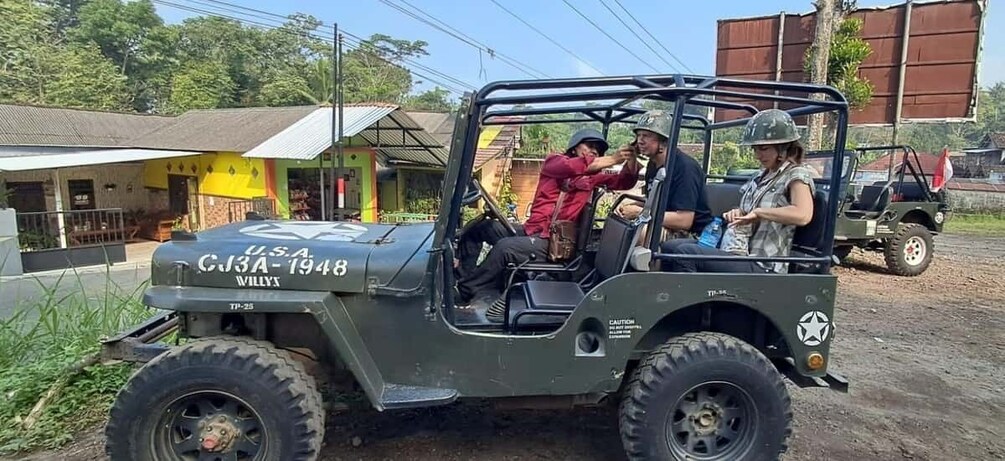 Picture 4 for Activity Yogyakarta: Mount Merapi OffRoad Jeep with guide