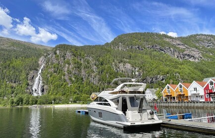 From Bergen: Modalen Private Fjord Cruise with Waterfalls