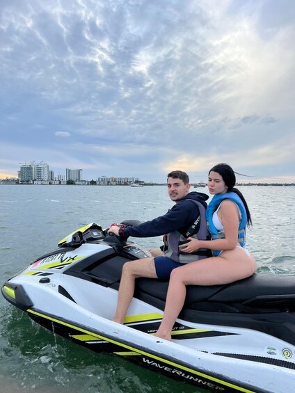 Miami: Miami Beach Jetski Ride with Boat and Drinks