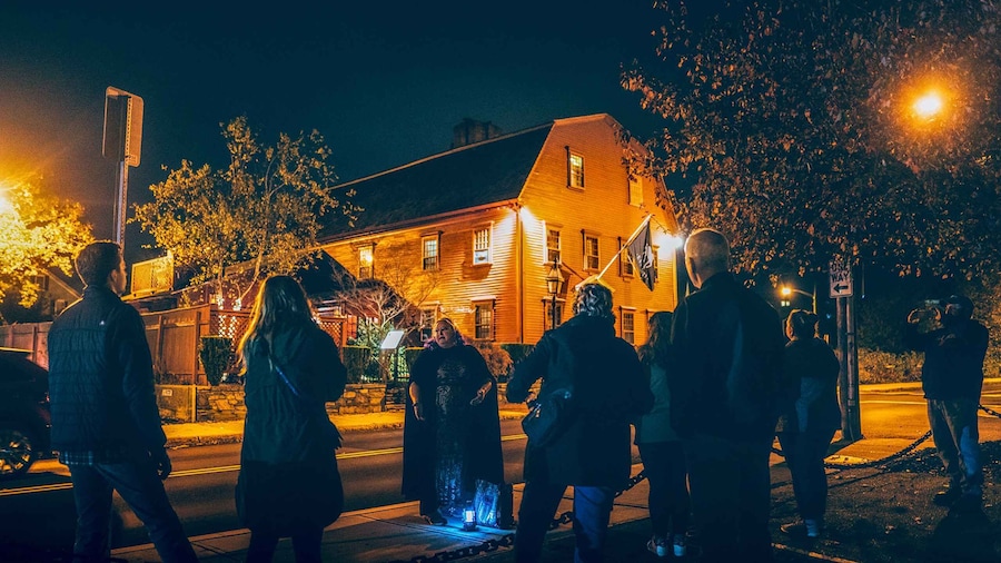 Newport: Historic District Ghosts Guided Walking Tour