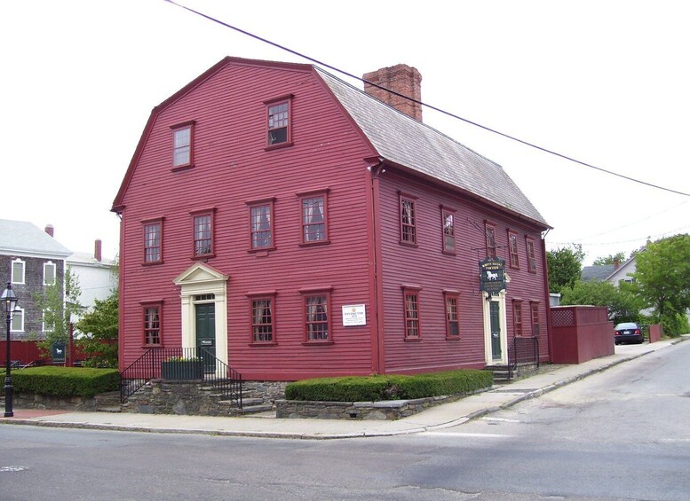 Picture 1 for Activity Newport: Historic District Ghosts Guided Walking Tour