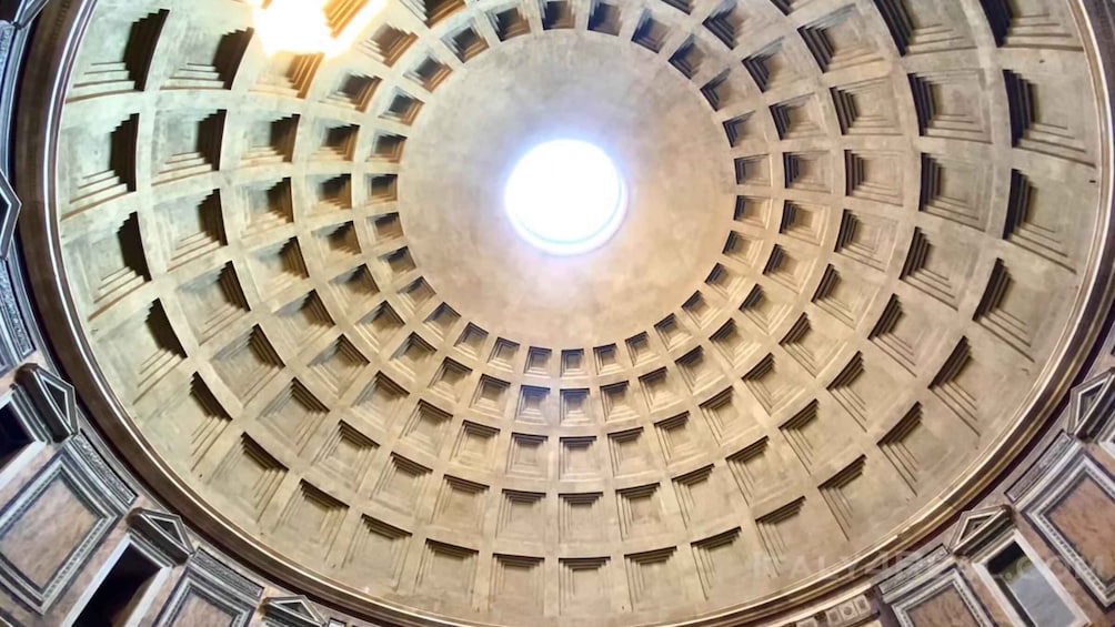 Picture 2 for Activity Rome: Monuments Audio Guide with Pantheon, no entry ticket