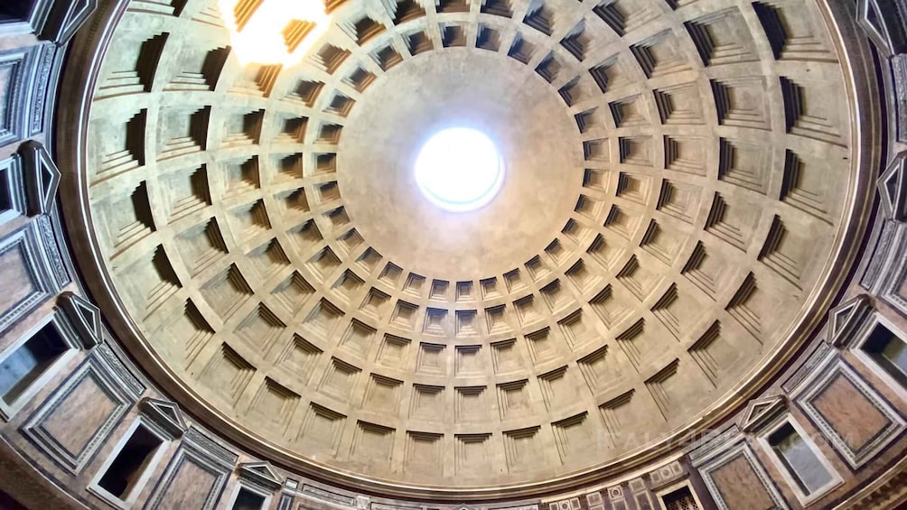 Picture 2 for Activity Rome: Monuments Audio Guide with Pantheon, no entry ticket