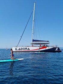 From Hyères: Sunset Catamaran Cruise to Giens Peninsula