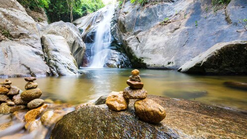 Damajagua: 27 Waterfalls Tour with Entrance Fee & Lunch